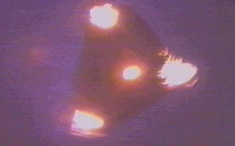  The Phoenix Lights: A Massive UFO Sighting in 1997